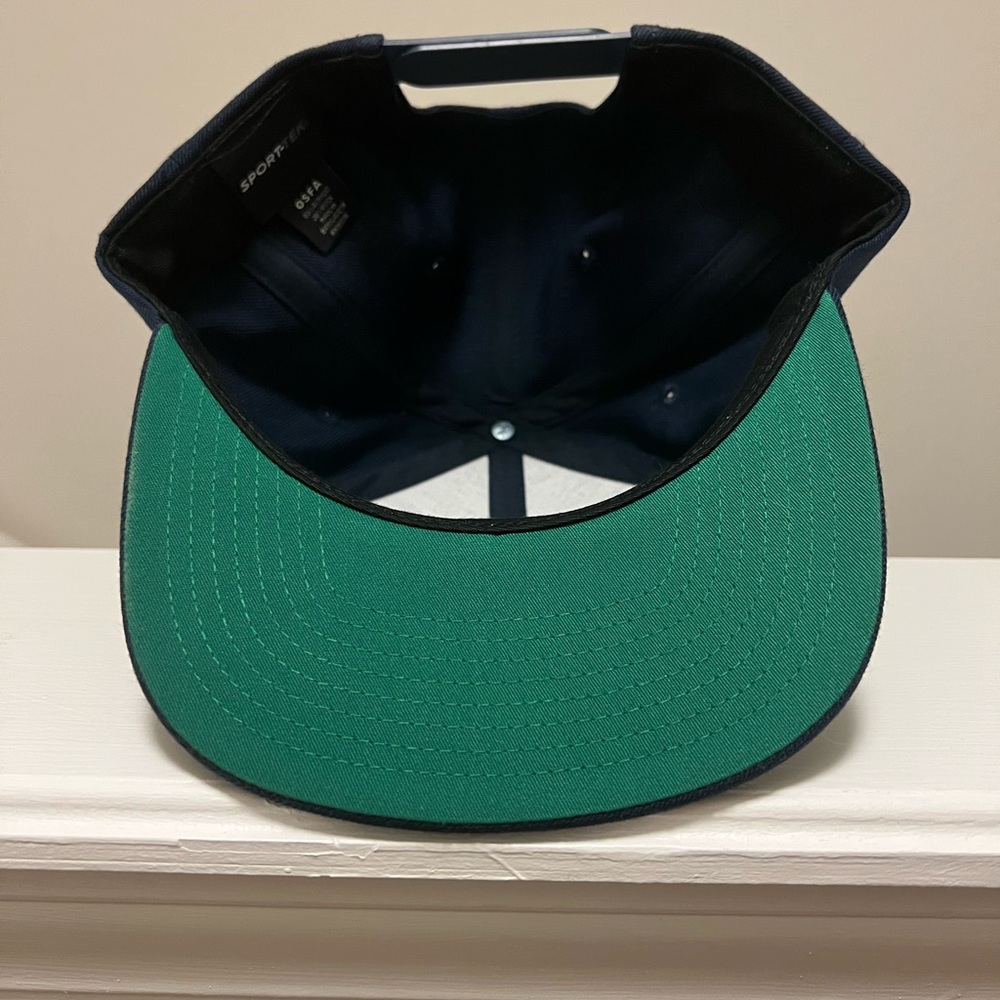 Get Raw Nutrition Simple R hat - Picture 2 of 3